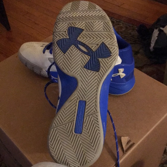 Under armor blue and white shoes - Picture 2 of 3